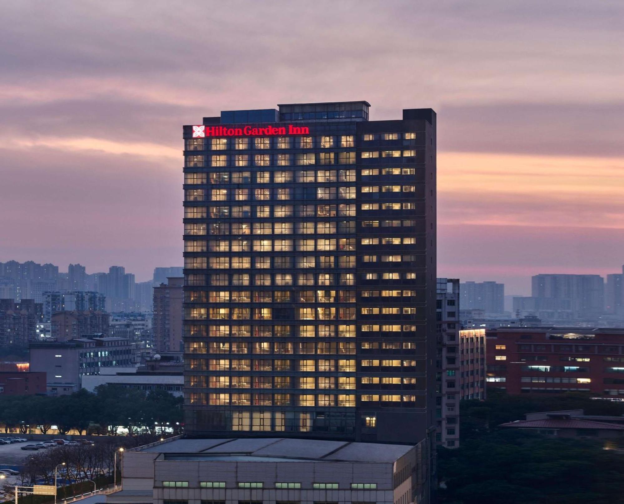 Hilton Garden Inn Wuhan Hankou Екстериор снимка