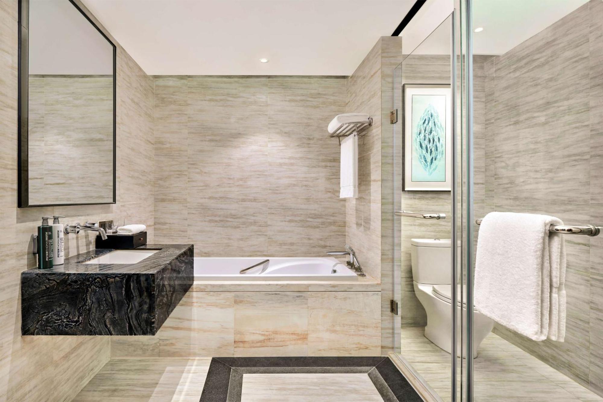 Hilton Garden Inn Wuhan Hankou Екстериор снимка
