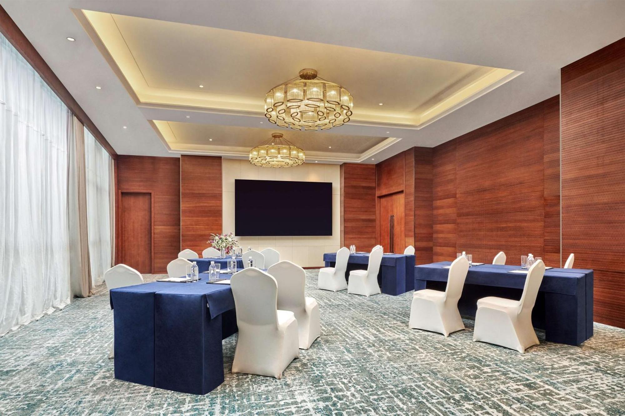 Hilton Garden Inn Wuhan Hankou Екстериор снимка