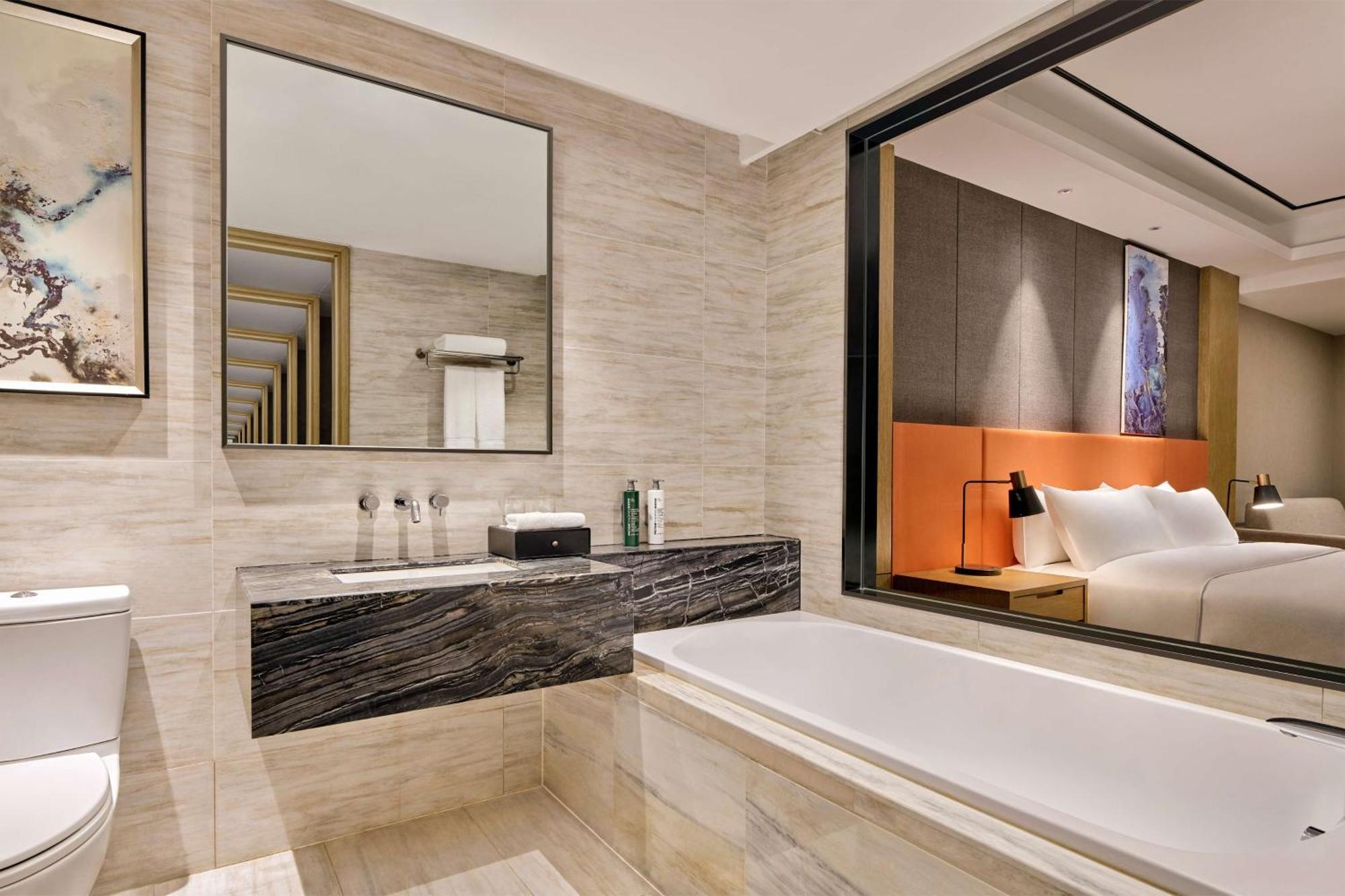 Hilton Garden Inn Wuhan Hankou Екстериор снимка