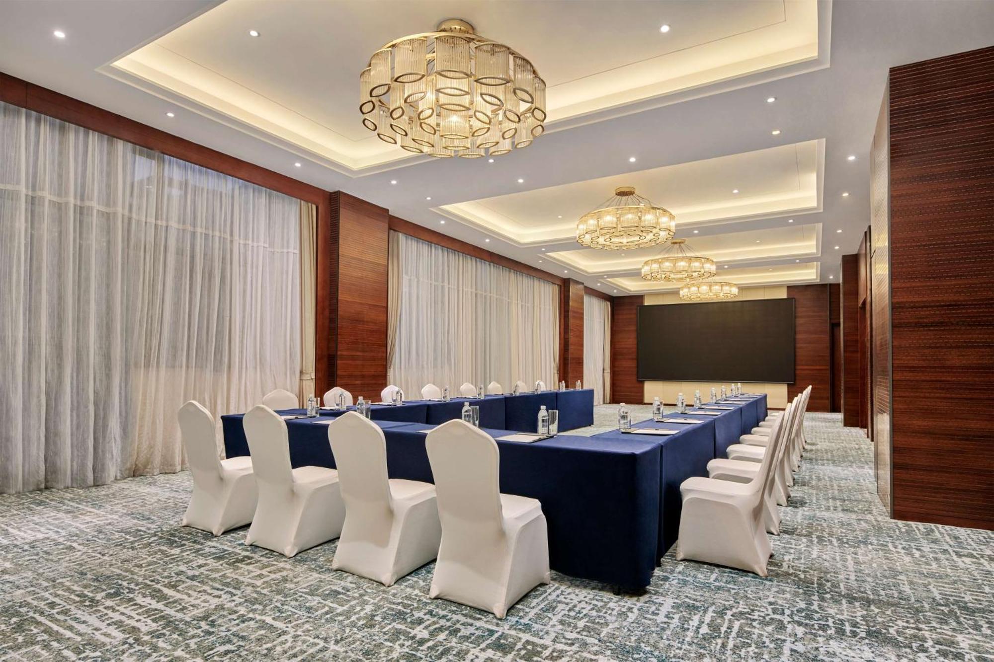 Hilton Garden Inn Wuhan Hankou Екстериор снимка
