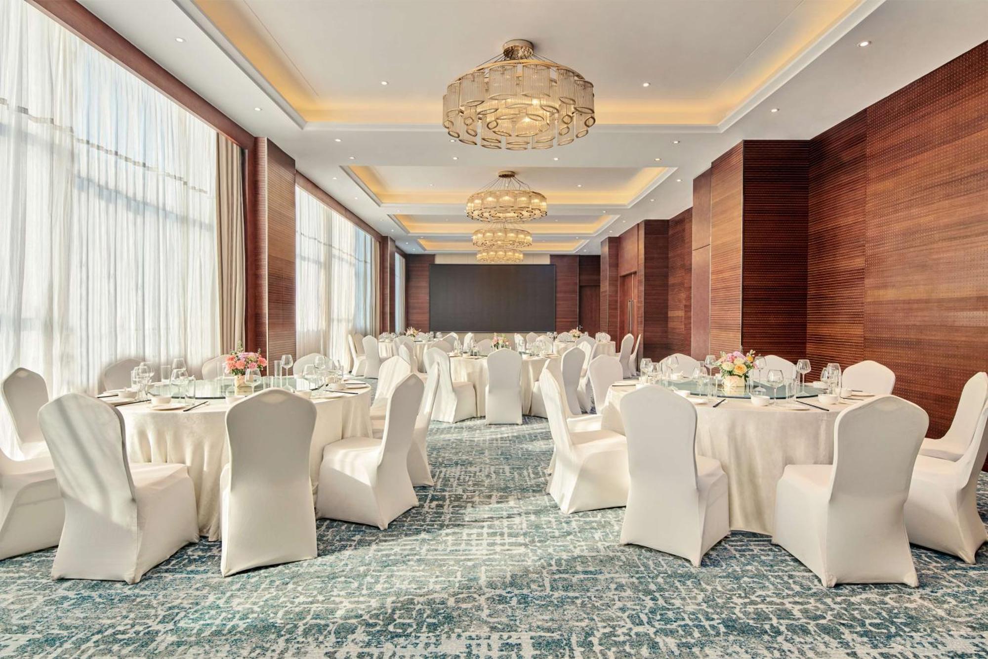 Hilton Garden Inn Wuhan Hankou Екстериор снимка