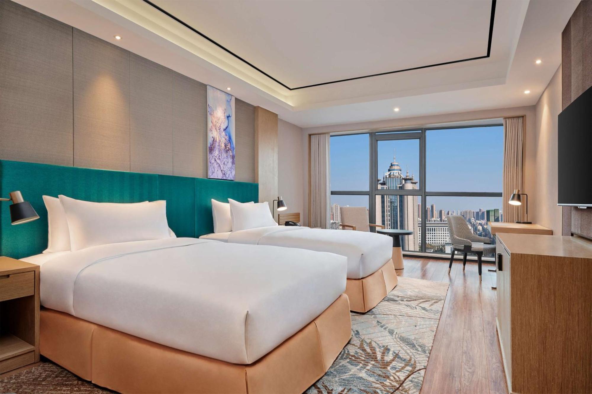 Hilton Garden Inn Wuhan Hankou Екстериор снимка