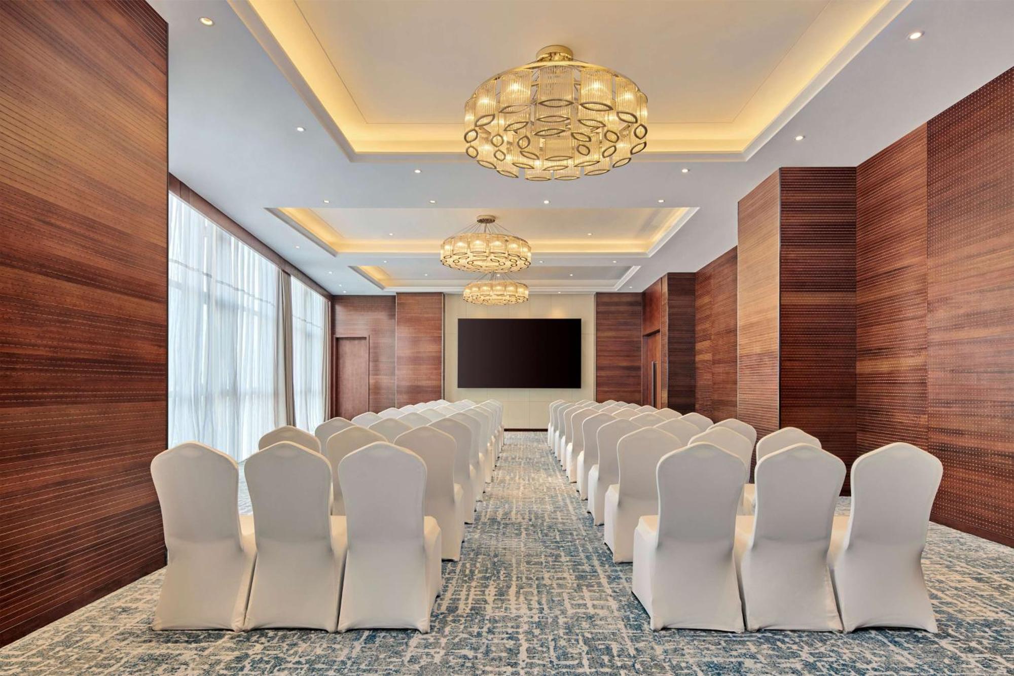 Hilton Garden Inn Wuhan Hankou Екстериор снимка
