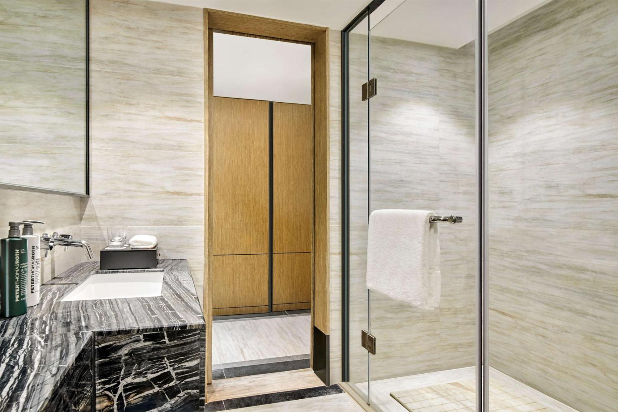Hilton Garden Inn Wuhan Hankou Екстериор снимка