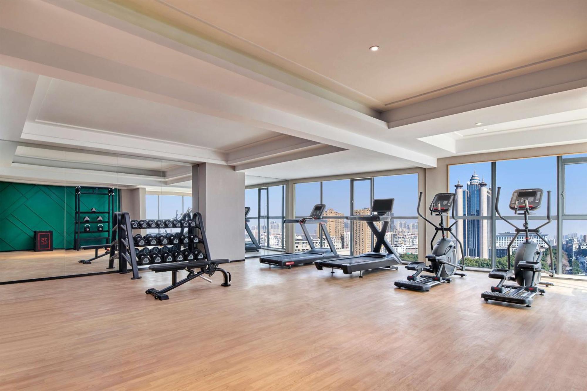 Hilton Garden Inn Wuhan Hankou Екстериор снимка