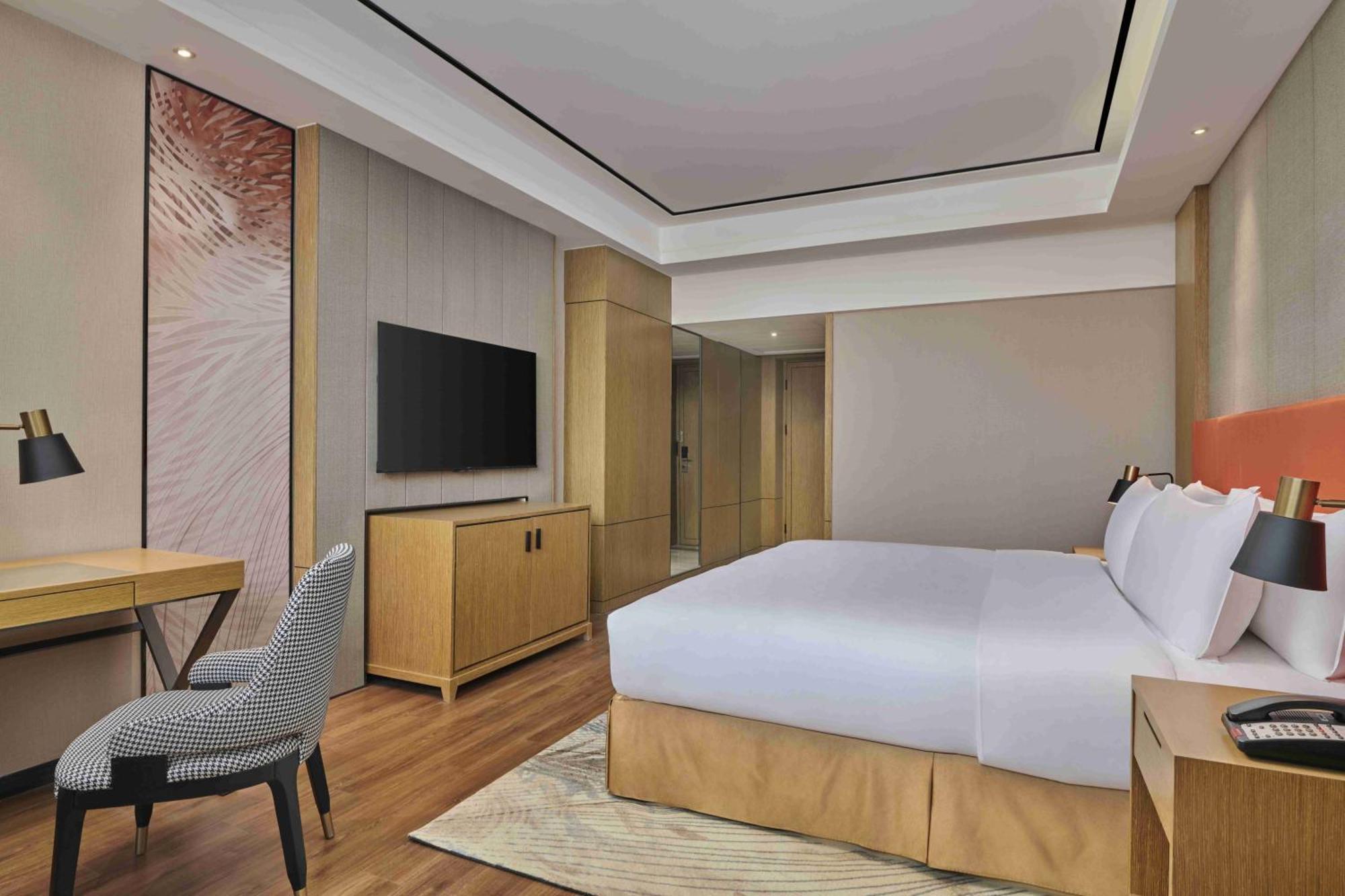 Hilton Garden Inn Wuhan Hankou Екстериор снимка