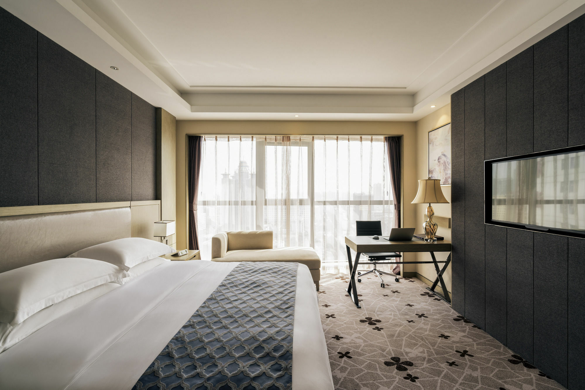 Hilton Garden Inn Wuhan Hankou Екстериор снимка